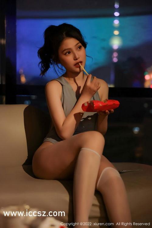 国产白丝在线观看,在线观看的视觉盛宴